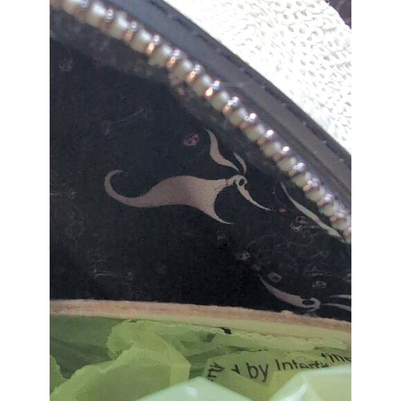 Loungefly Nightmare Before Christmas Zero Sequin Glow Mini Backpack EXCLUSIV NWT - Picture 9 of 9